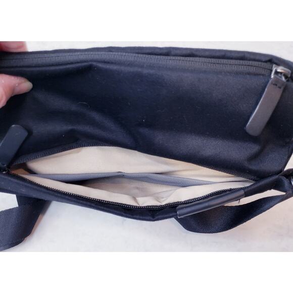BELLROY Sling Bag Crossbody Travel Dark Black in EUC - Picture 8 of 12